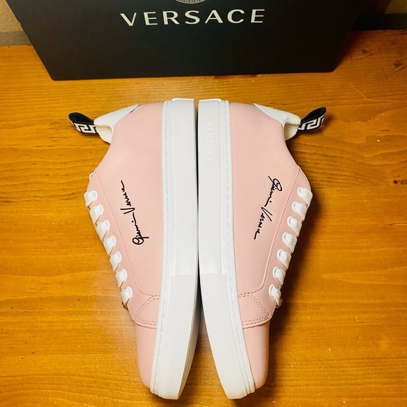 NIB! Versace Women's Blush Pink Leather Fashion Sneakers - Picture 11 of 17